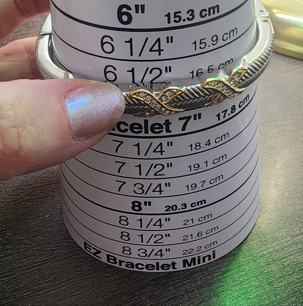 Elegant Silver‎ Tone Bracelet - Picture 5 of 5